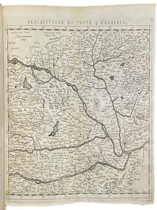 L Vngheria, Spiegata da Gio. Nicolo Doglioni. Oue chiaramente si leggono tutte le cose successe in quel Regno, da che prima fu cosi nominato, sino all'anno corrente 1595. Con la Tauola copiosissima di tutto quello, che di degno,& di memorabil vi si legge. E nel ?ne vn catalogo di tutti i Re, che v'hann0 regnato, con i suoi tempi, & millesimi. Et insieme la ?gura in disegno distinta, et particolare di tutte le Citta, Castella, & luoghi di quelle Regioni.